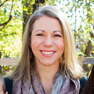 Headshot of Jennifer Schuster